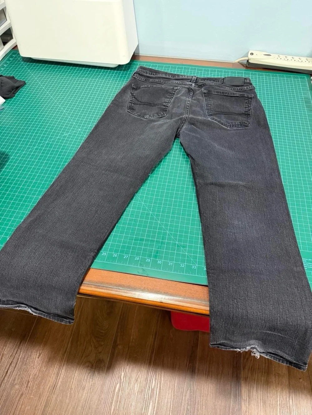Hollister Men's Straight Jeans in Washed Black